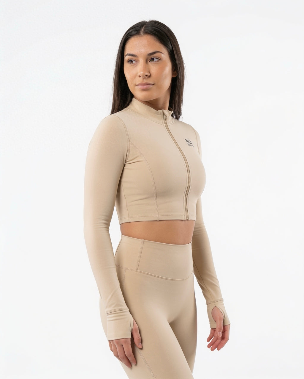 Kurze Gym-Jacke mit Reißverschluss und Daumenlöchern.